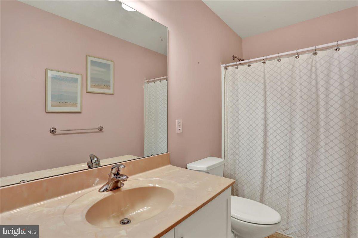 Reading, Pennsylvania, 19606, United States, 4 Bedrooms Bedrooms, ,4 BathroomsBathrooms,Residential,For Sale,1947941