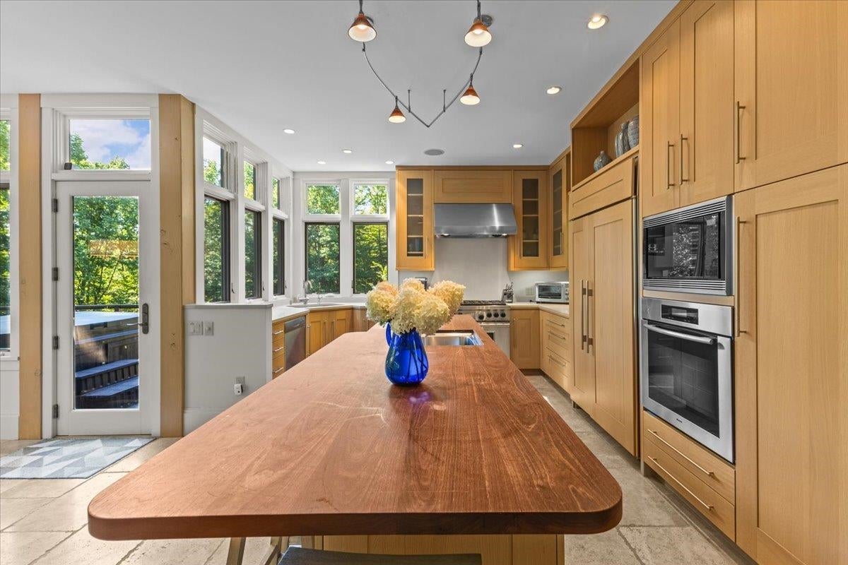 Stowe, Vermont, 05672, United States, 6 Bedrooms Bedrooms, ,3 BathroomsBathrooms,Residential,For Sale,1939476
