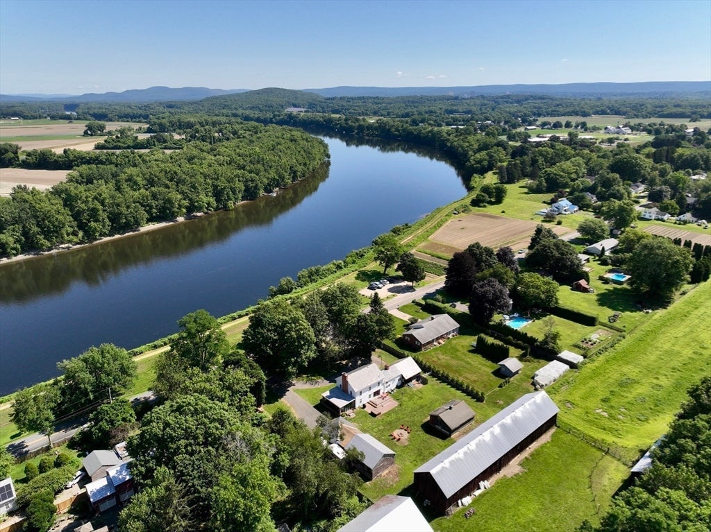 Hadley, Massachusetts, 01035, United States, 5 Bedrooms Bedrooms, ,3 BathroomsBathrooms,Residential,For Sale,1885251