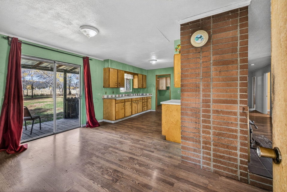 Prineville, Oregon, 97754, United States, 3 Bedrooms Bedrooms, ,1 BathroomBathrooms,Residential,For Sale,1971194