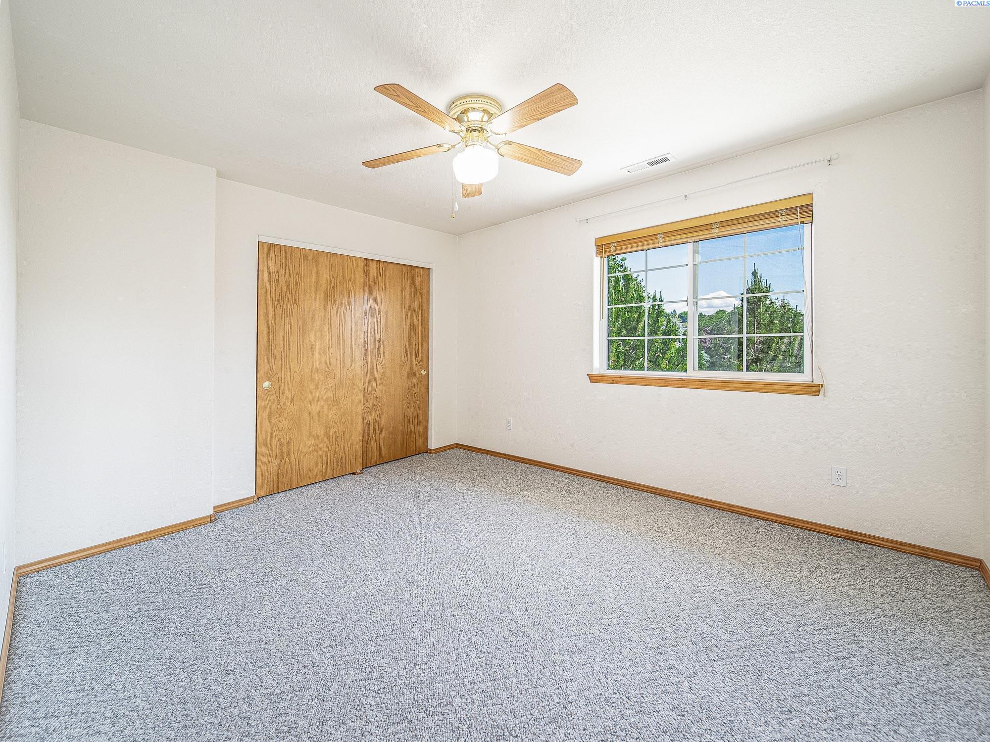 Yakima, Washington, 98908-0000, United States, 4 Bedrooms Bedrooms, ,2 BathroomsBathrooms,Residential,For Sale,1827891