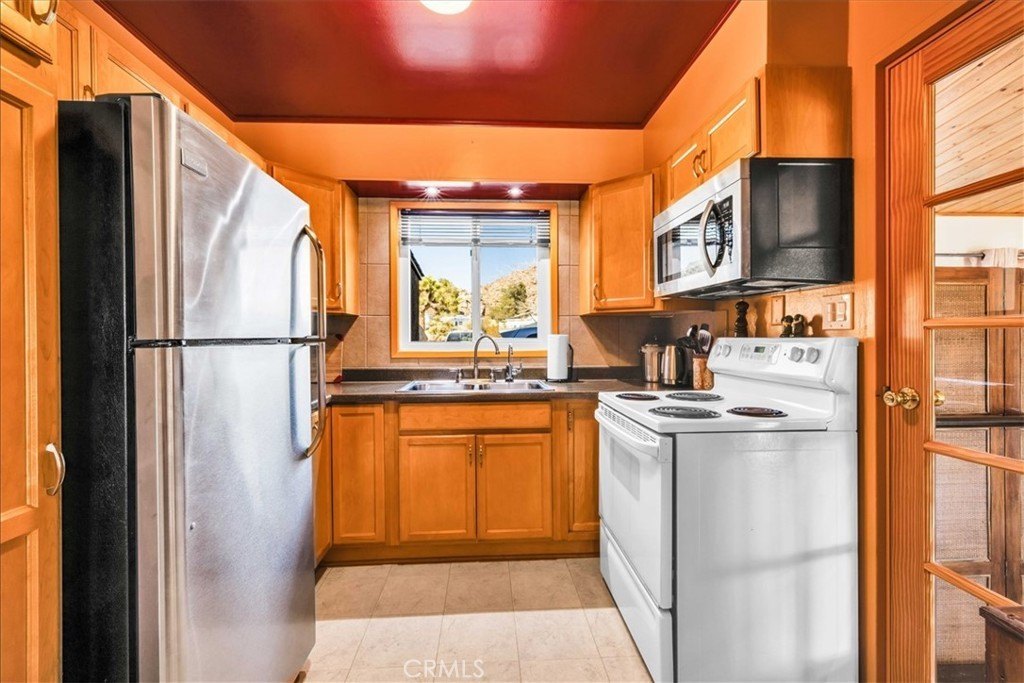 Joshua Tree, California, 92252, United States, 3 Bedrooms Bedrooms, ,2 BathroomsBathrooms,Residential,For Sale,1942307