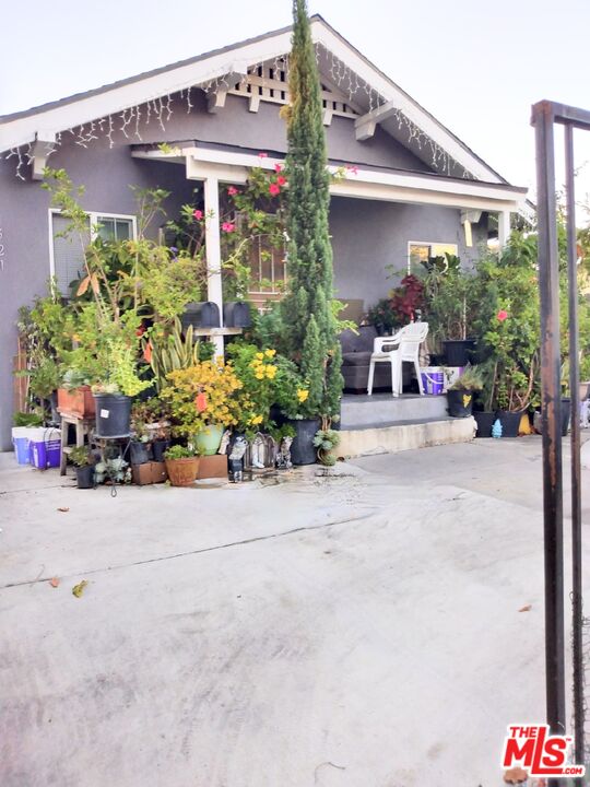 1519 E 89th St, Los Angeles, California, 90002, United States, 7 Bedrooms Bedrooms, ,Residential,For Sale,1519 E 89th St,1618665