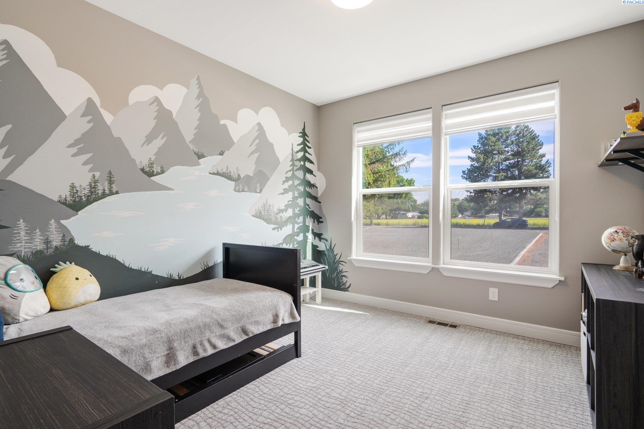 Kennewick, Washington, 99337, United States, 6 Bedrooms Bedrooms, ,4 BathroomsBathrooms,Residential,For Sale,1767844