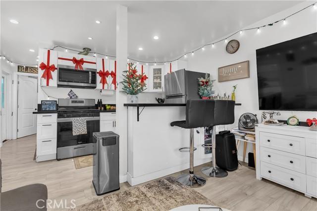 Commerce, California, 90040, United States, 1 Bedroom Bedrooms, ,1 BathroomBathrooms,Residential,For Sale,2015348