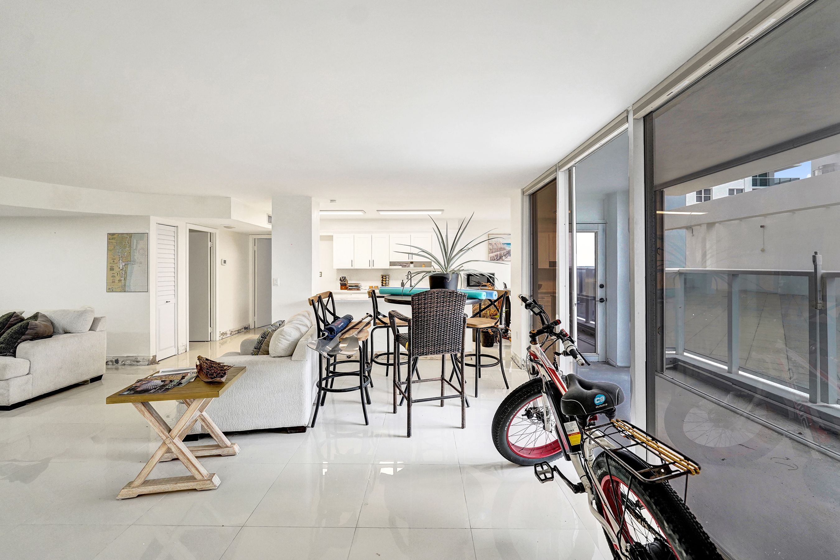  2751 S Ocean Drive, Hollywood, FL, 33019 - 物件實景