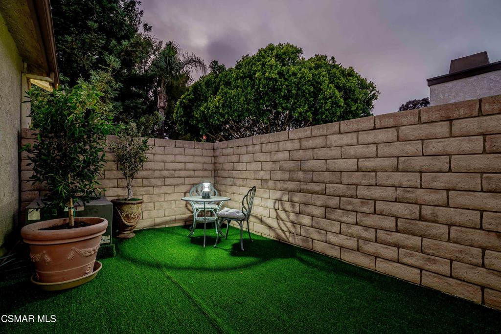 Moorpark, California, 93021, United States, 2 Bedrooms Bedrooms, ,2 BathroomsBathrooms,Residential,For Sale,1935998