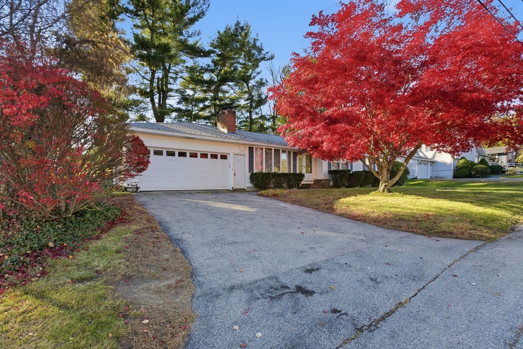 Methuen, Massachusetts, 01844, United States, 3 Bedrooms Bedrooms, ,1 BathroomBathrooms,Residential,For Sale,1987620