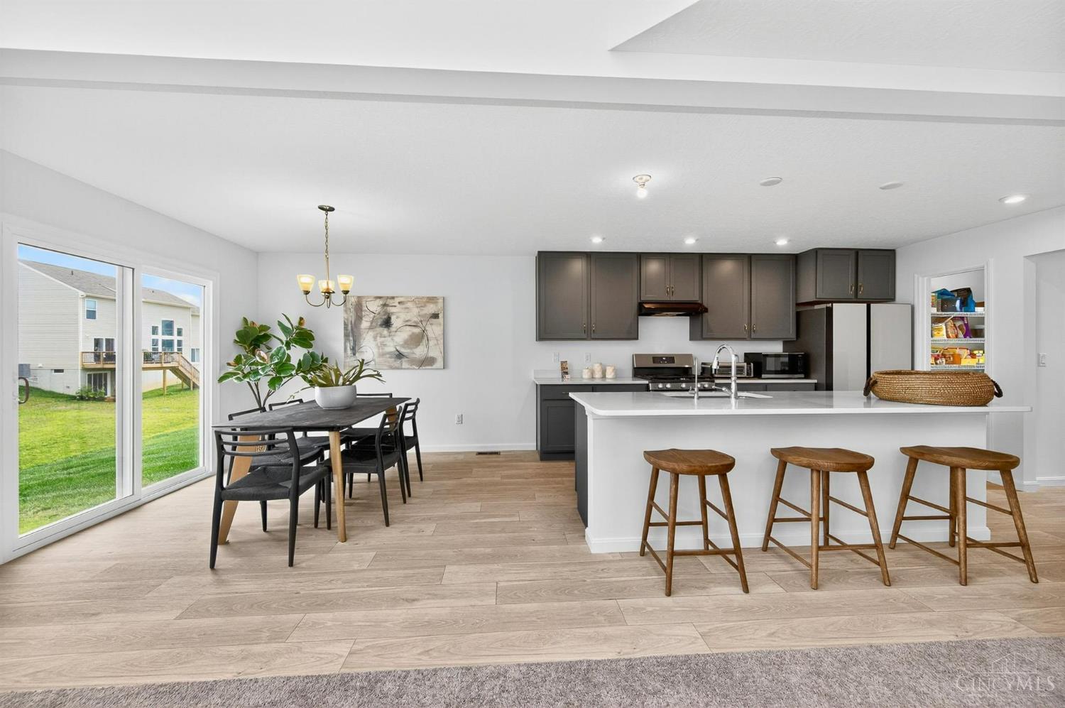 Turtle Creek Twp, Ohio, 45036, United States, 5 Bedrooms Bedrooms, ,4 BathroomsBathrooms,Residential,For Sale,1890162