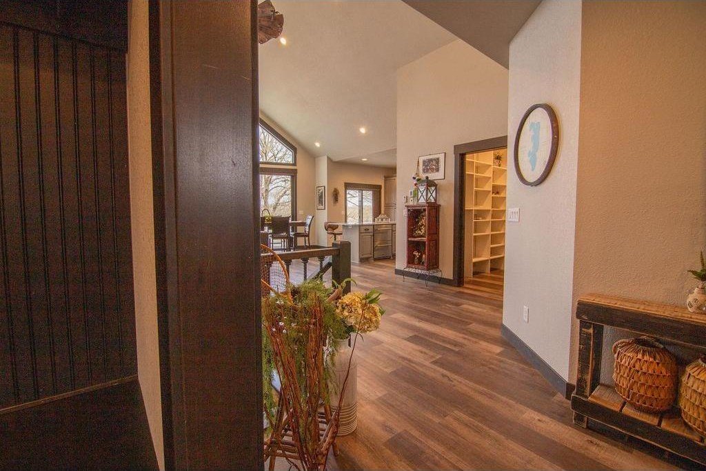 Alexandria, Minnesota, 56308, United States, 4 Bedrooms Bedrooms, ,4 BathroomsBathrooms,Residential,For Sale,2039906