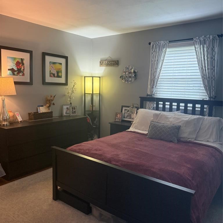 Ronkonkoma, New York, 11779, United States, 4 Bedrooms Bedrooms, ,2 BathroomsBathrooms,Residential,For Sale,1906484