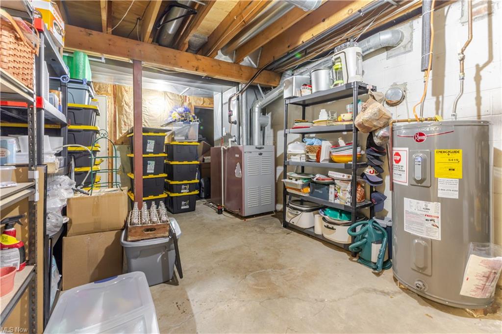 Chester, West Virginia, 26034, United States, 3 Bedrooms Bedrooms, ,3 BathroomsBathrooms,Residential,For Sale,1975770