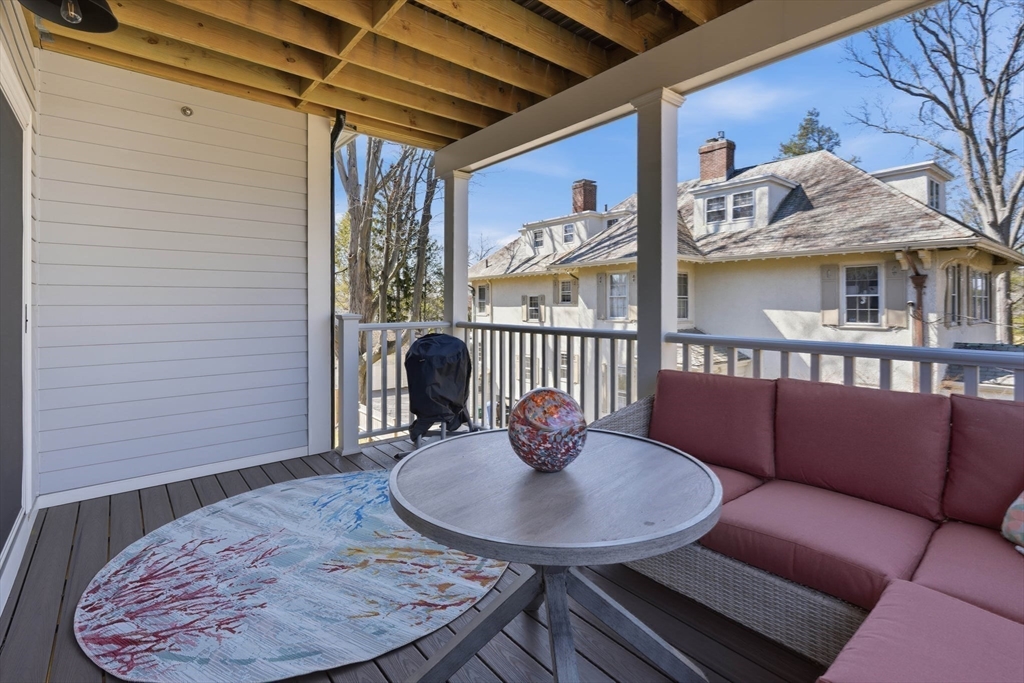 Wakefield, Massachusetts, 01880, United States, 2 Bedrooms Bedrooms, ,3 BathroomsBathrooms,Residential,For Sale,2036926