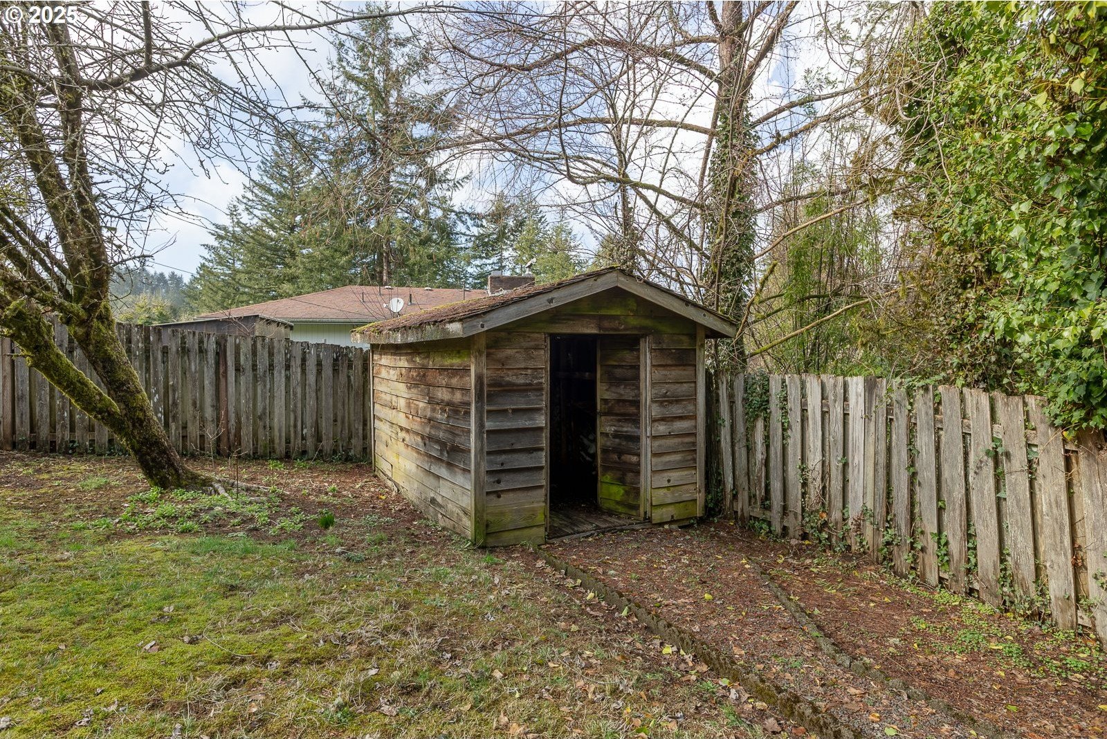 Toledo, Oregon, 97391, United States, 6 Bedrooms Bedrooms, ,4 BathroomsBathrooms,Residential,For Sale,1722214
