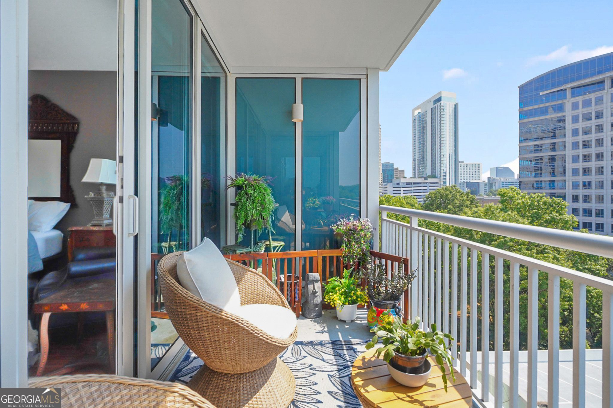 Atlanta, Georgia, 30326, United States, 2 Bedrooms Bedrooms, ,3 BathroomsBathrooms,Residential,For Sale,2001794