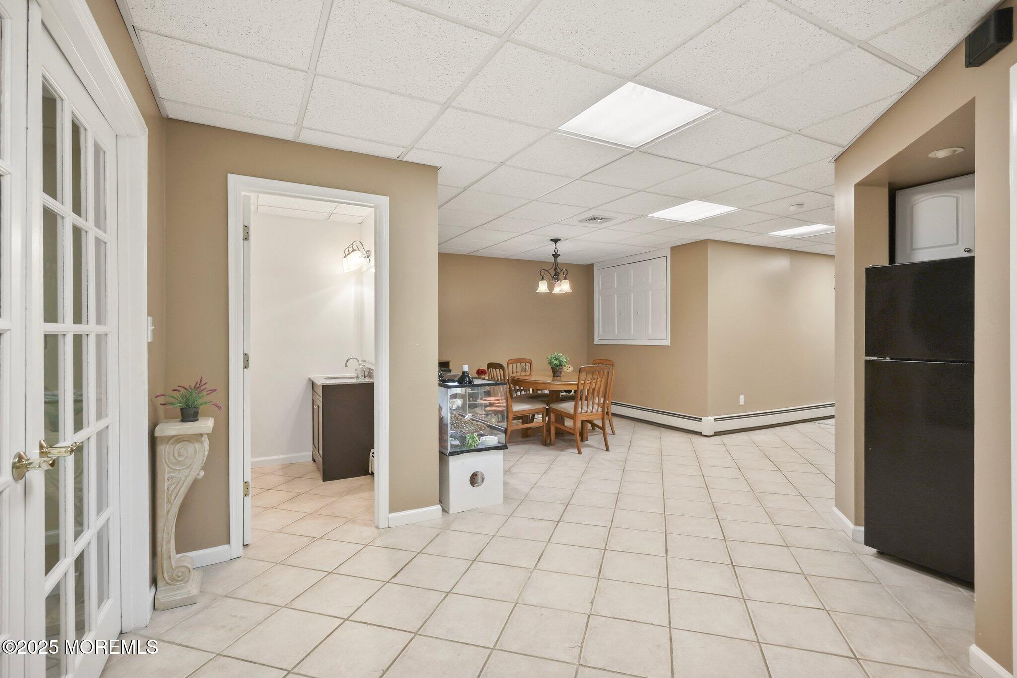 Manalapan, New Jersey, 07726, United States, 5 Bedrooms Bedrooms, ,7 BathroomsBathrooms,Residential,For Sale,1979083