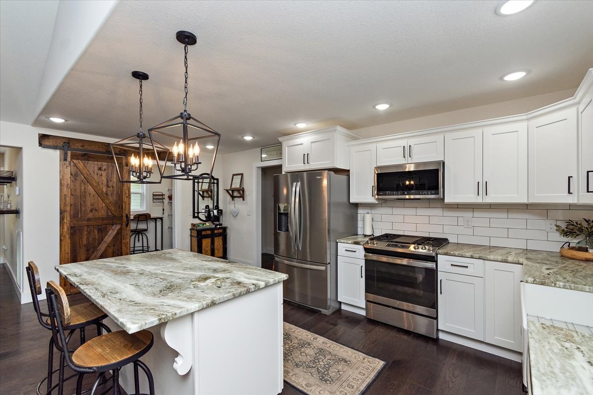 Monterey, Tennessee, 38574, United States, 3 Bedrooms Bedrooms, ,2 BathroomsBathrooms,Residential,For Sale,1907598