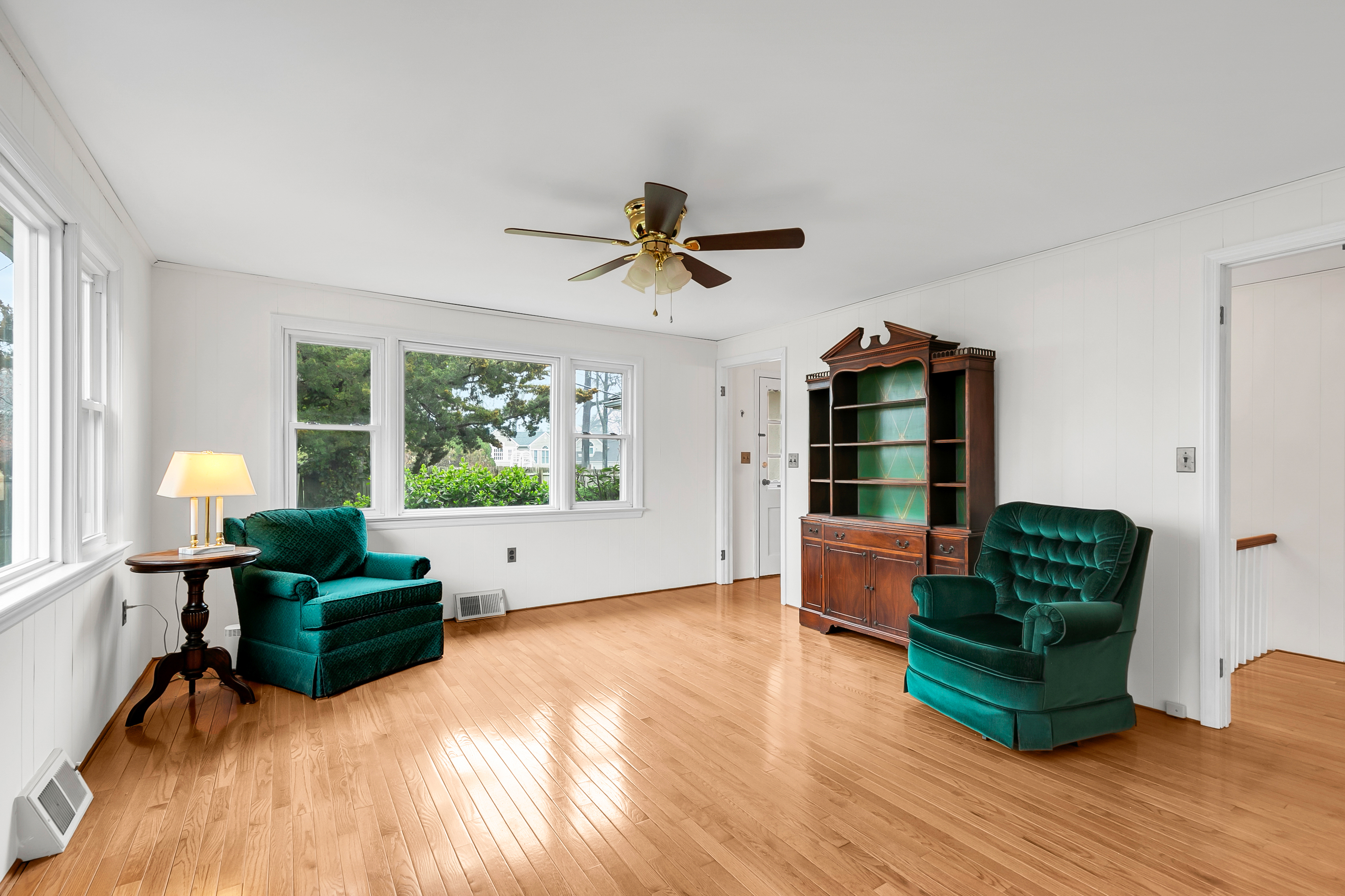  Fantastic Ranch on a Triangular  Corner Lot - 物件實景