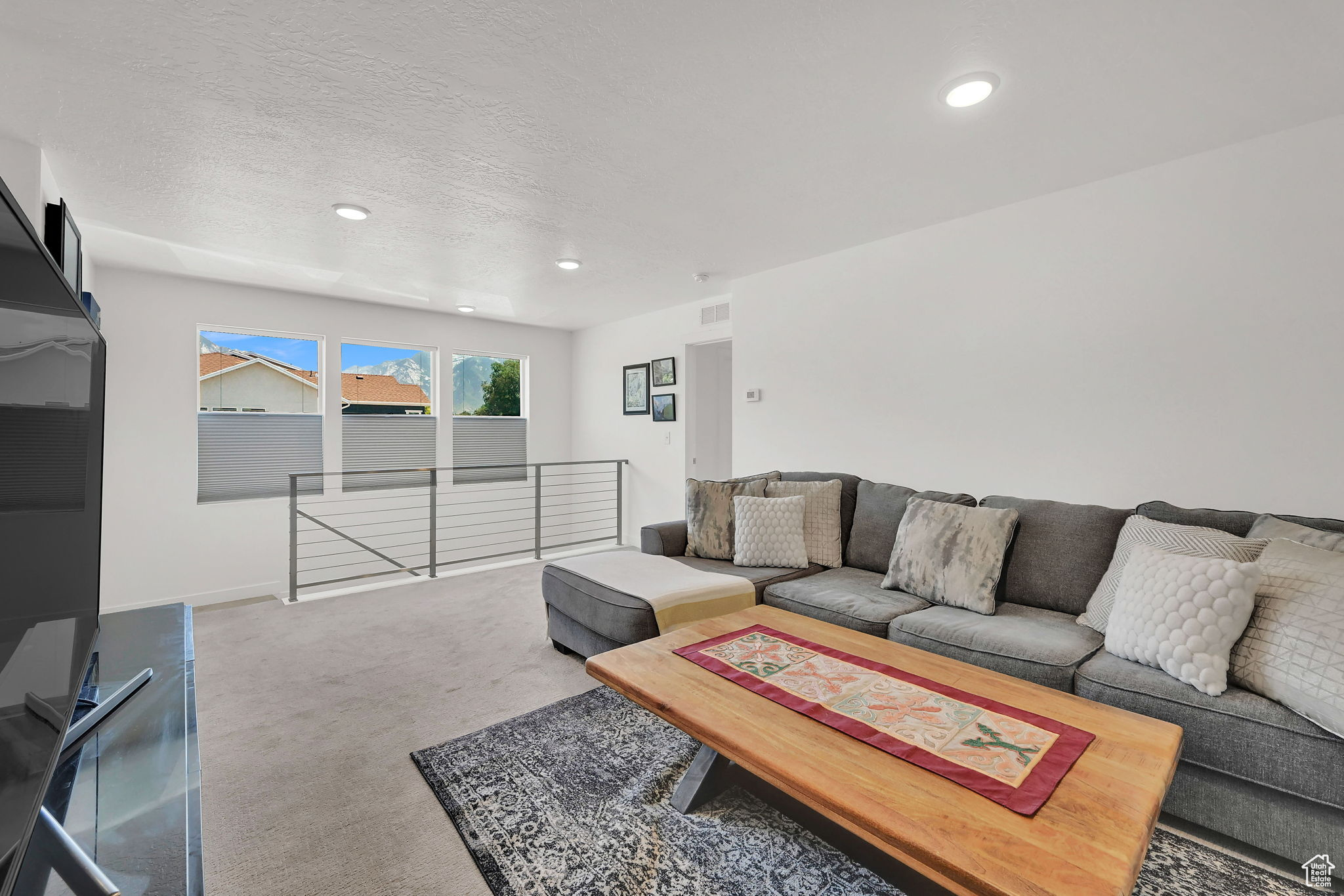 Sandy, Utah, 84070, United States, 3 Bedrooms Bedrooms, ,3 BathroomsBathrooms,Residential,For Sale,1895888