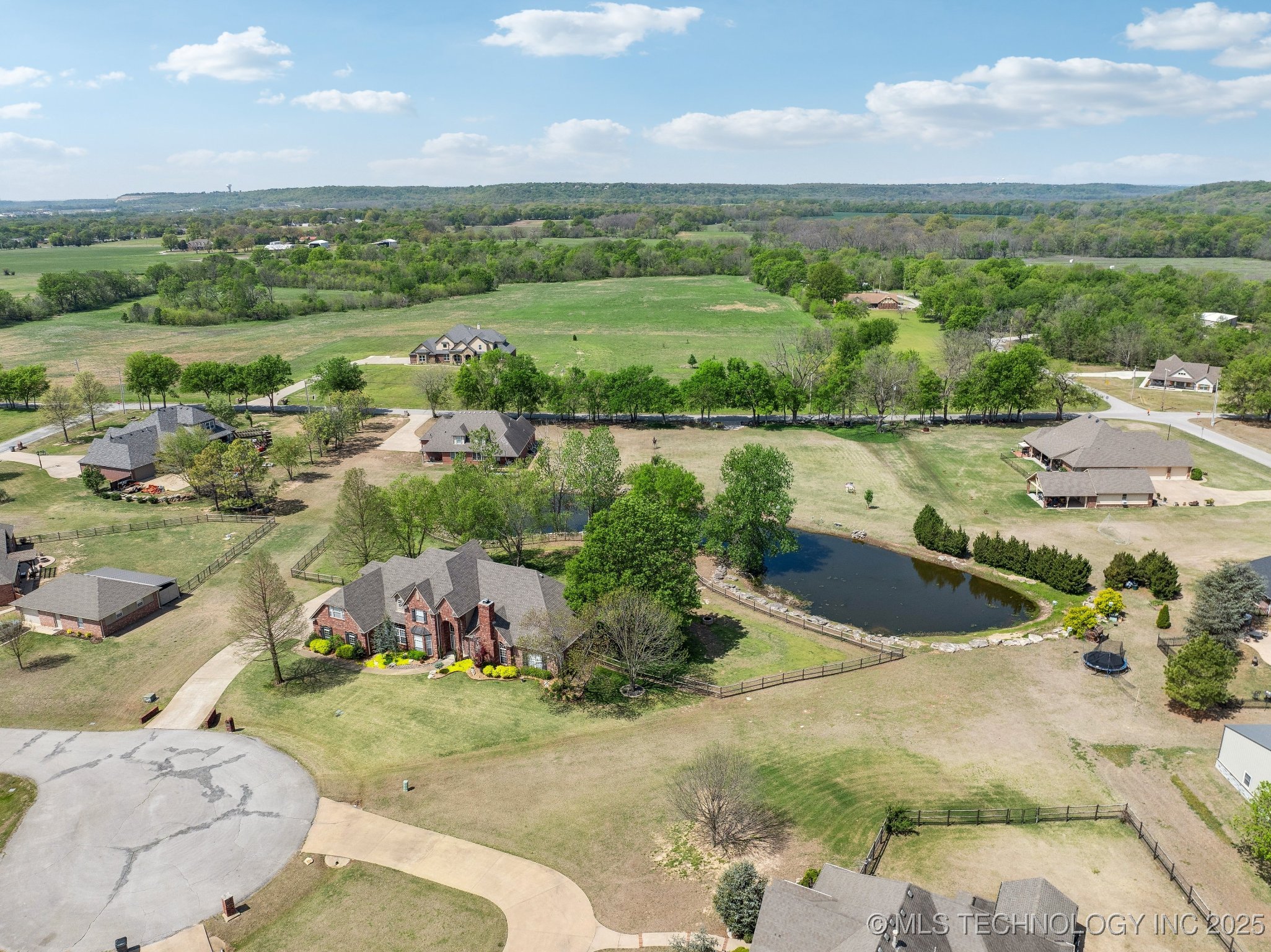 Claremore, Oklahoma, 74019, United States, 4 Bedrooms Bedrooms, ,4 BathroomsBathrooms,Residential,For Sale,1770559