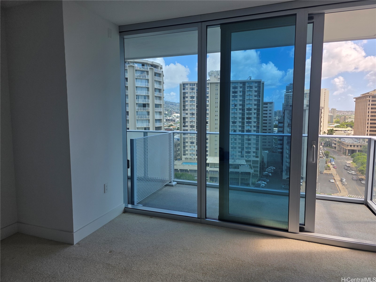 Honolulu, Hawaii, 96814, United States, 2 Bedrooms Bedrooms, ,2 BathroomsBathrooms,Residential,For Sale,1987813