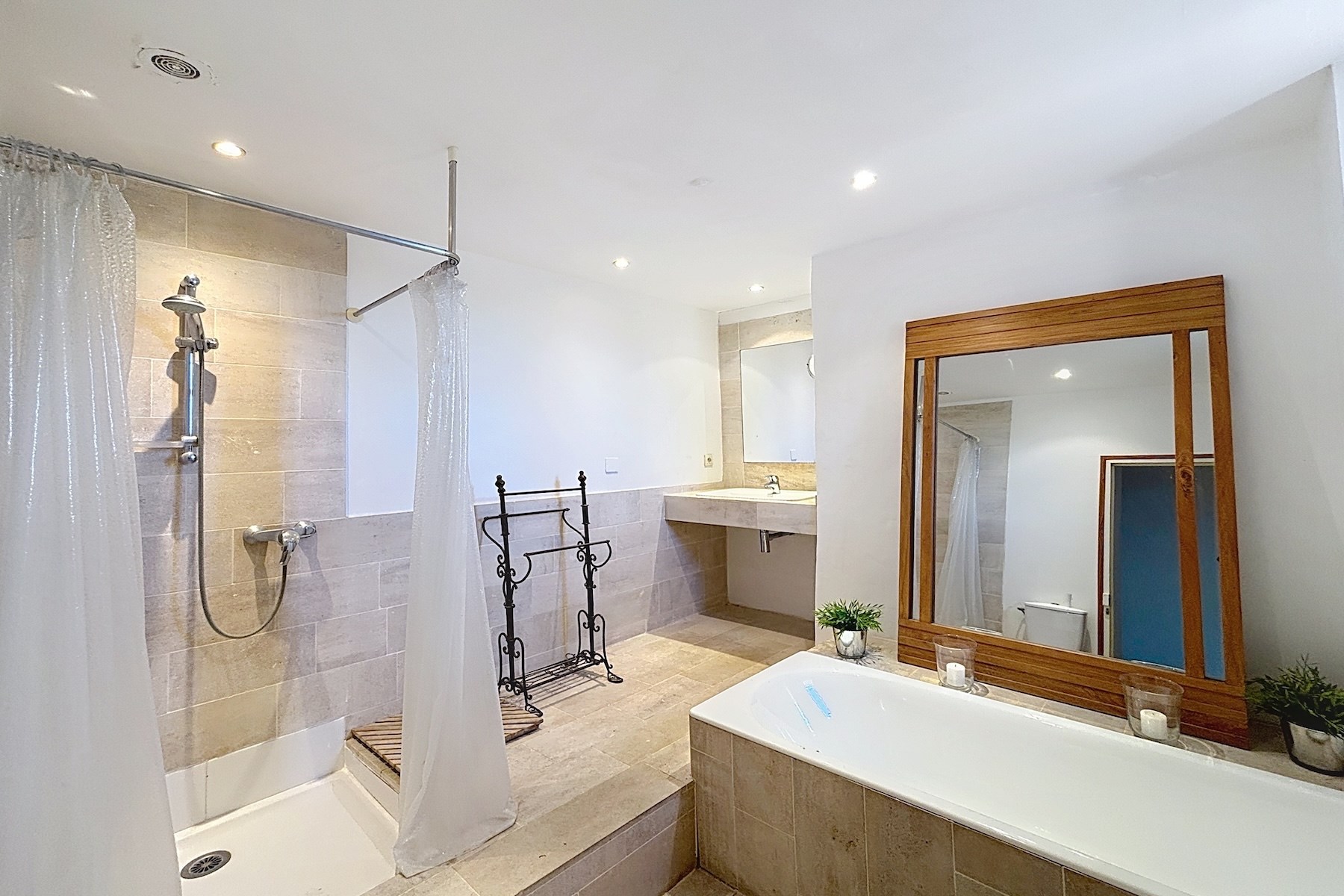  Exclusive Uzès – Charming stone house with garden and guest accommodation - 物件實景