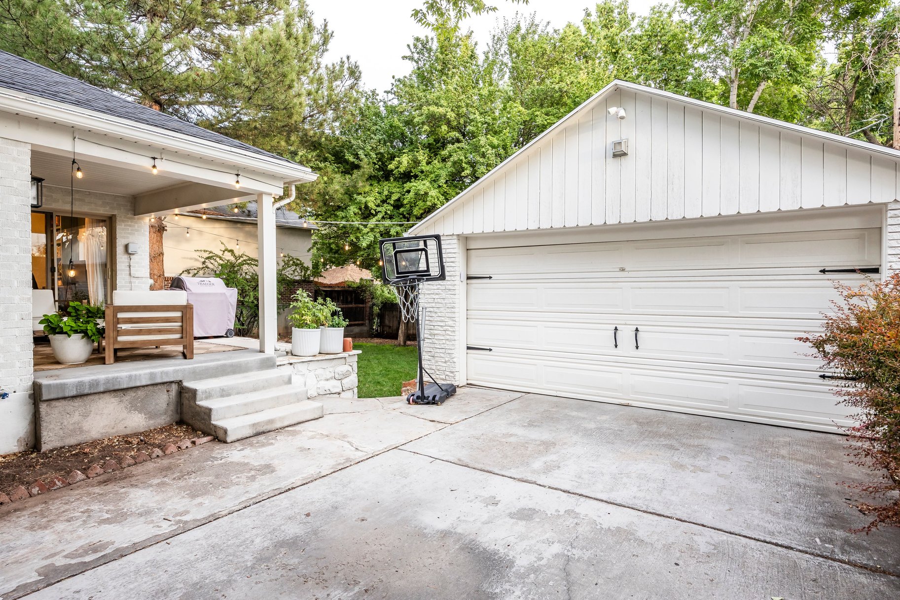  Remodeled Rambler with Outside Basement Entrance - 物件實景
