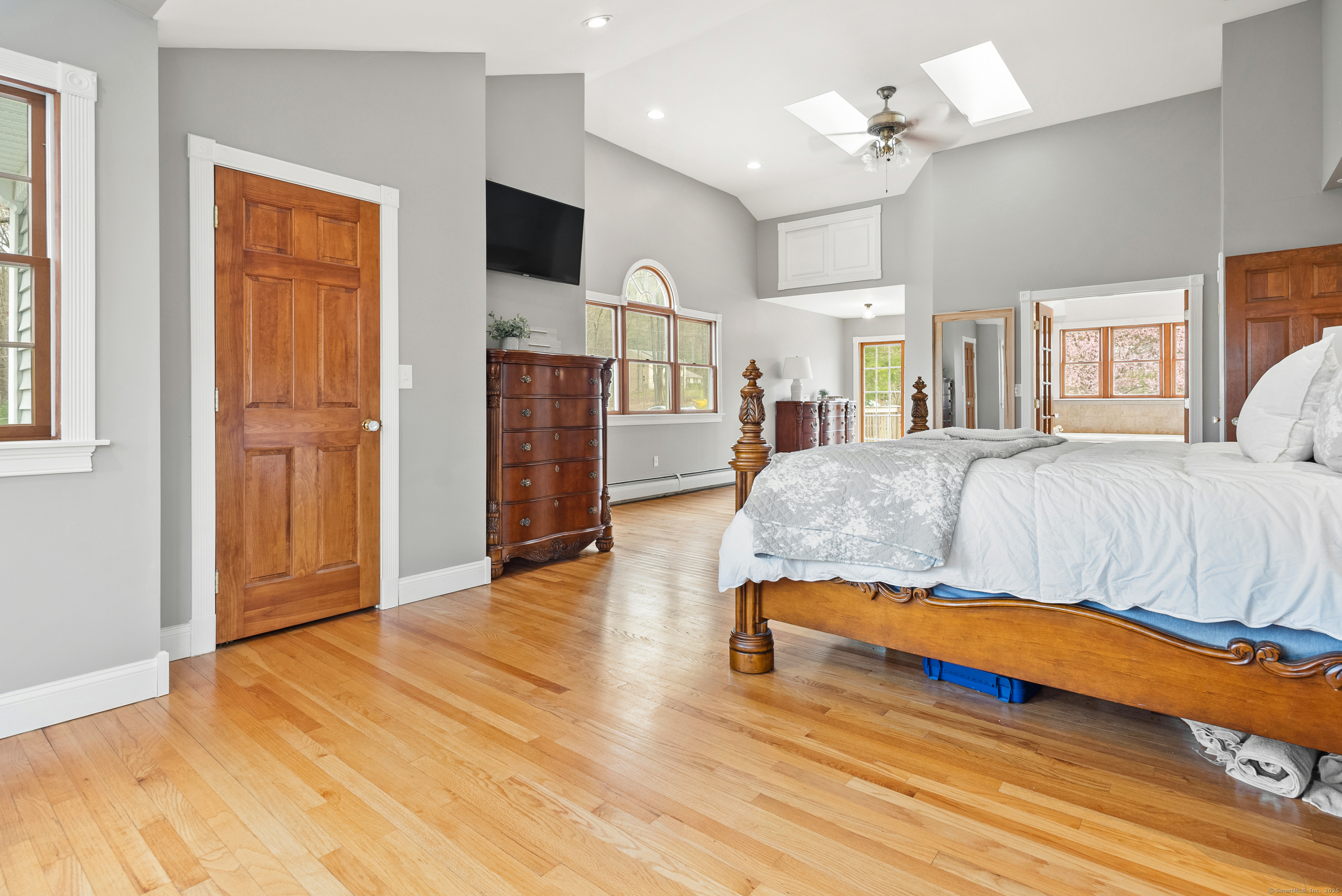 Somers, Connecticut, 06071, United States, 4 Bedrooms Bedrooms, ,4 BathroomsBathrooms,Residential,For Sale,1927442