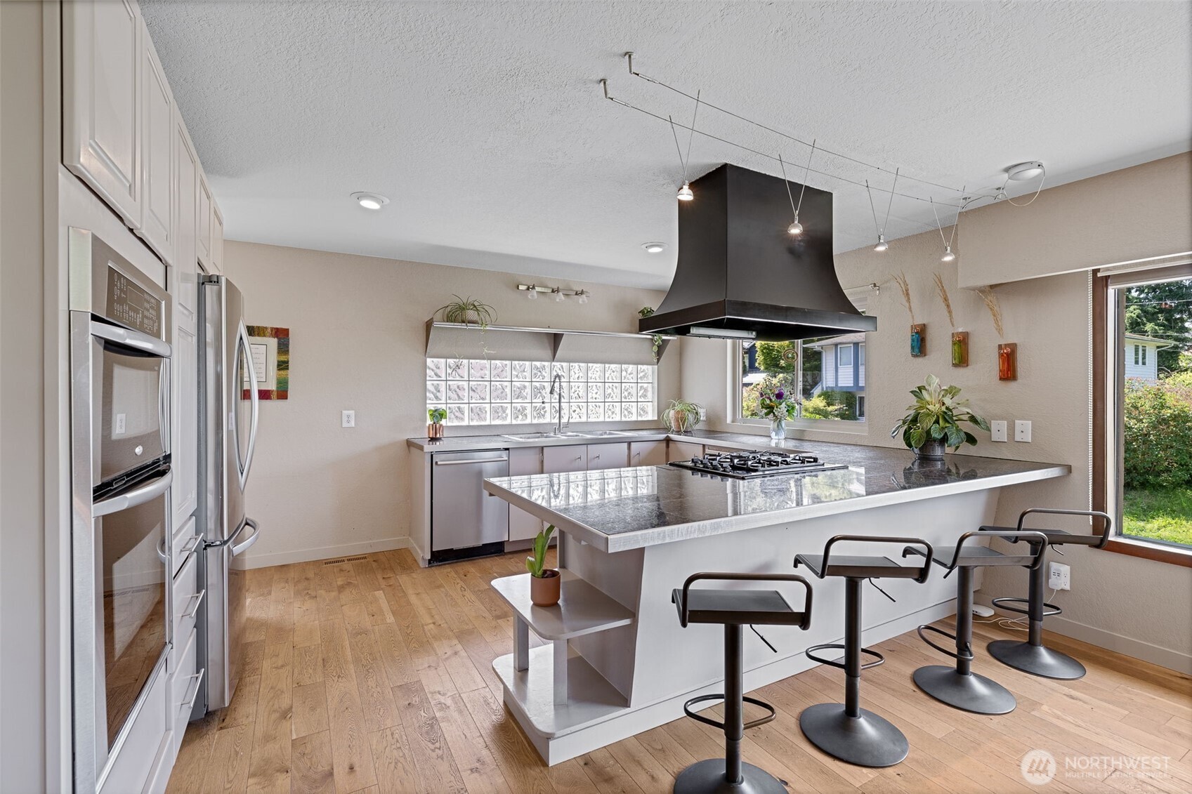 Seattle, Washington, 98117, United States, 4 Bedrooms Bedrooms, ,2 BathroomsBathrooms,Residential,For Sale,1846513