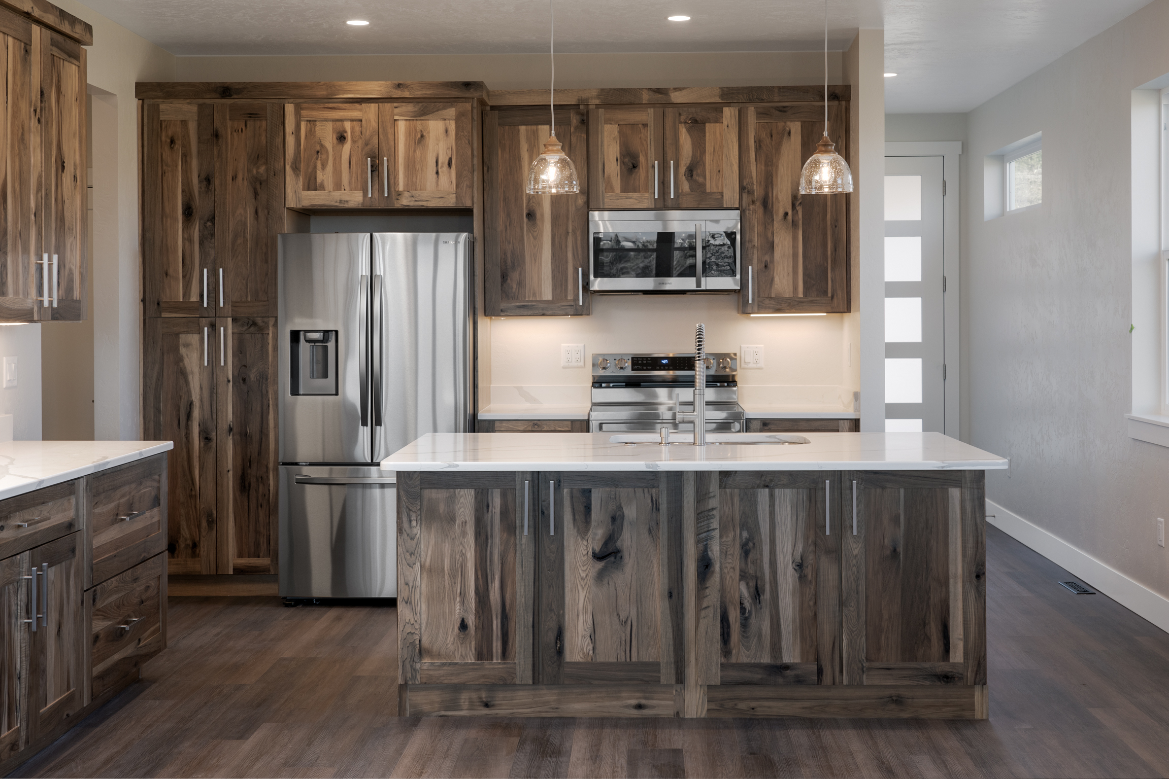 Polson, Montana, 59860, United States, 3 Bedrooms Bedrooms, ,2 BathroomsBathrooms,Residential,For Sale,1882171