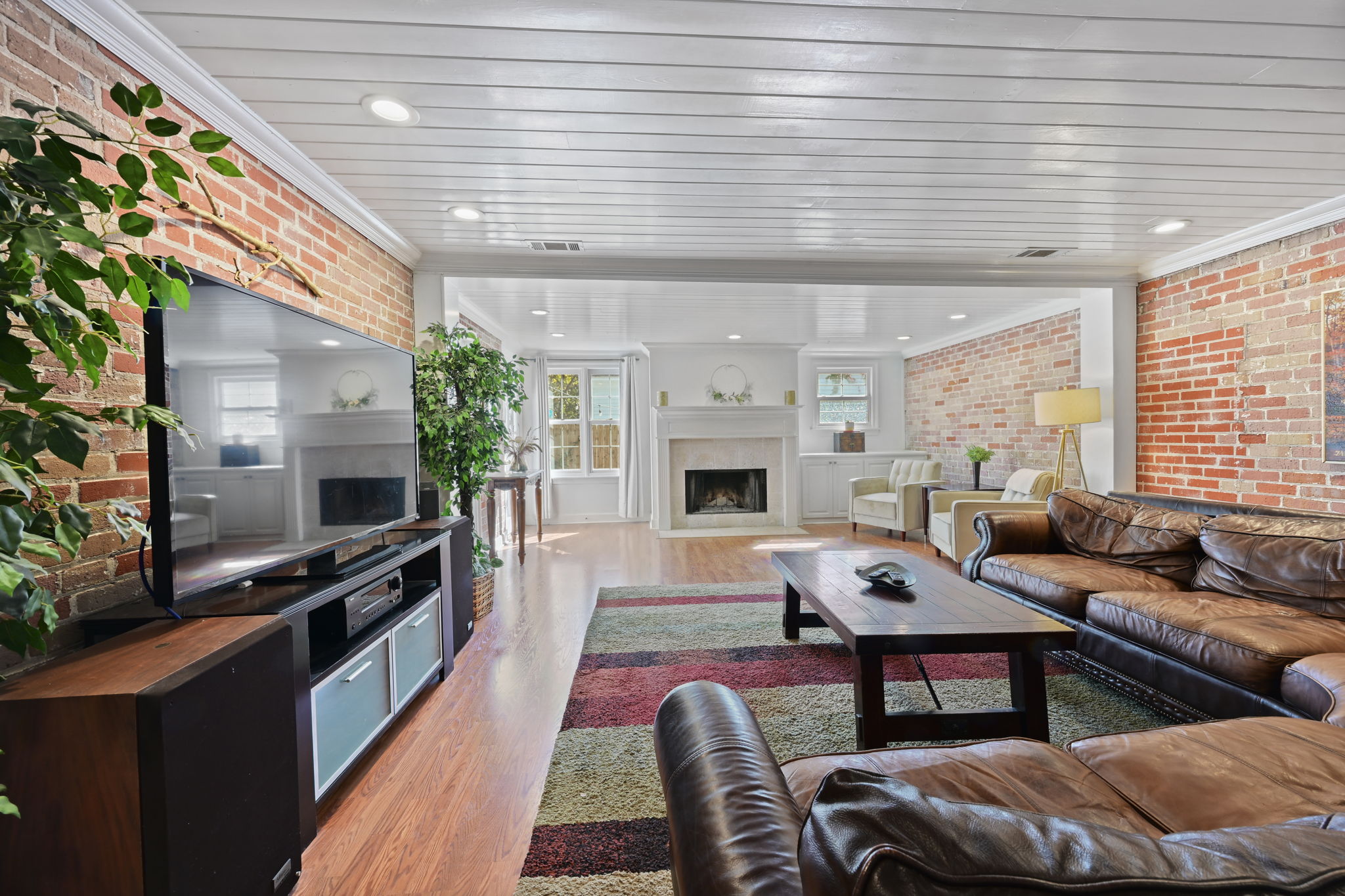 Baton Rouge, Louisiana, 70808, United States, 4 Bedrooms Bedrooms, ,3 BathroomsBathrooms,Residential,For Sale,2000446