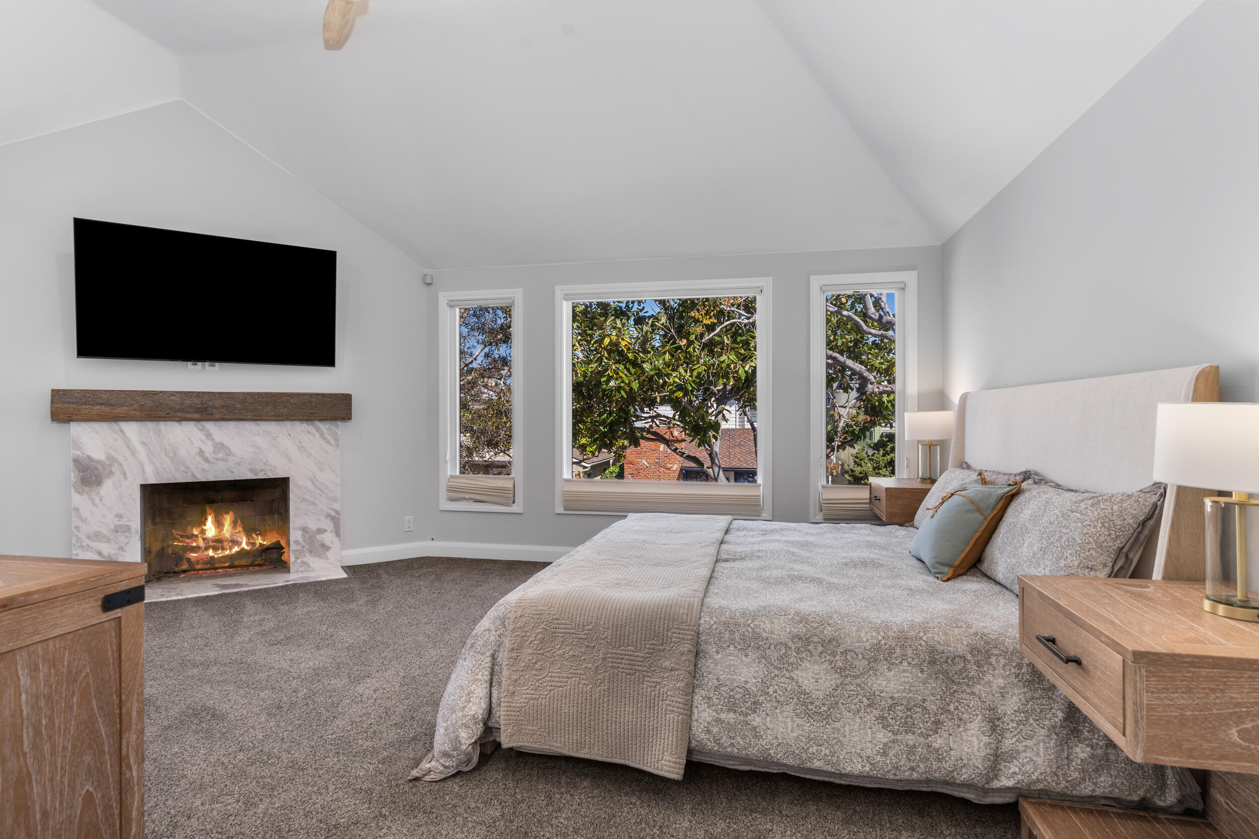 Newport Beach, California, 92661, United States, 4 Bedrooms Bedrooms, ,4 BathroomsBathrooms,Residential,For Sale,1849950