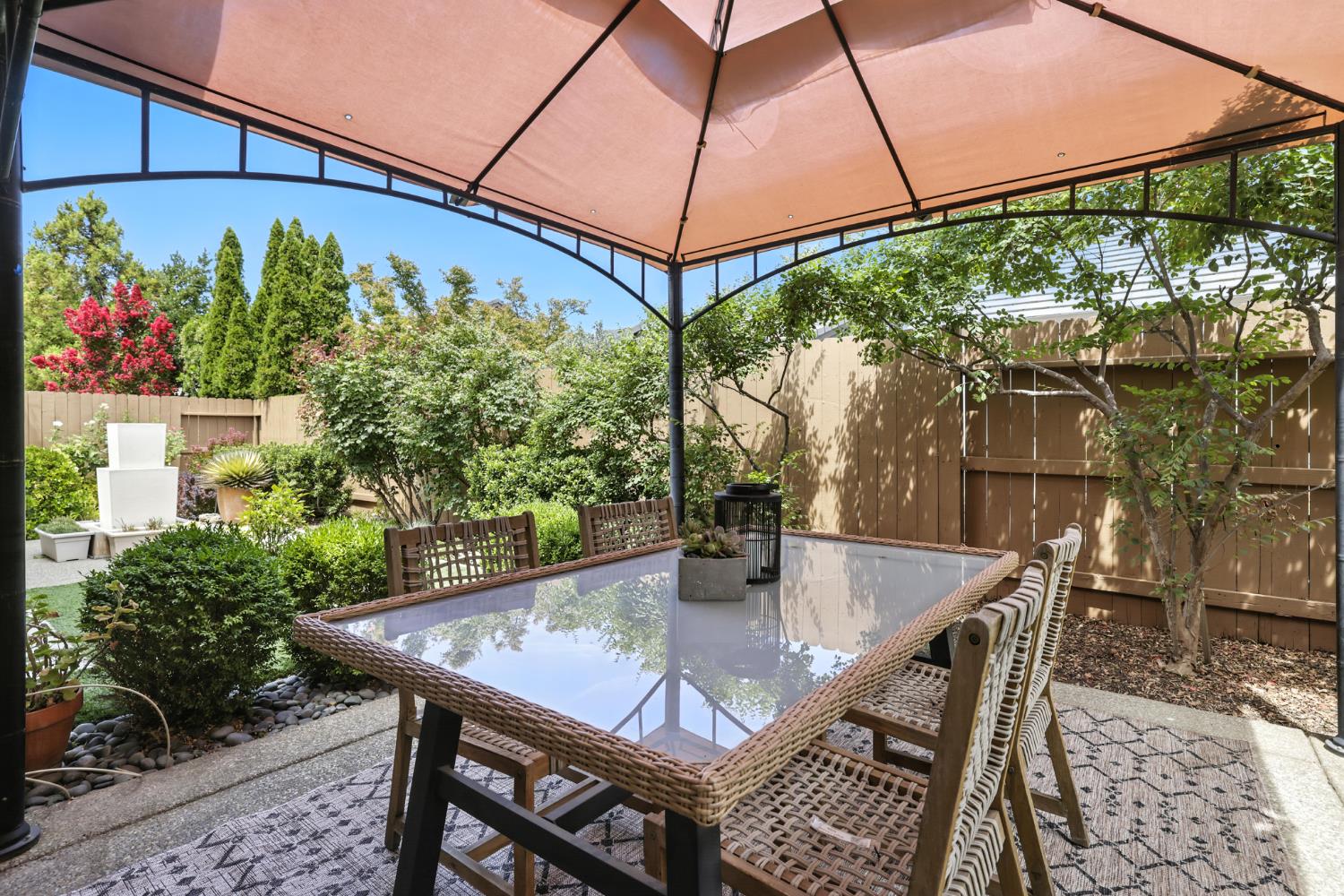Elk Grove, California, 95757, United States, 2 Bedrooms Bedrooms, ,2 BathroomsBathrooms,Residential,For Sale,1901931