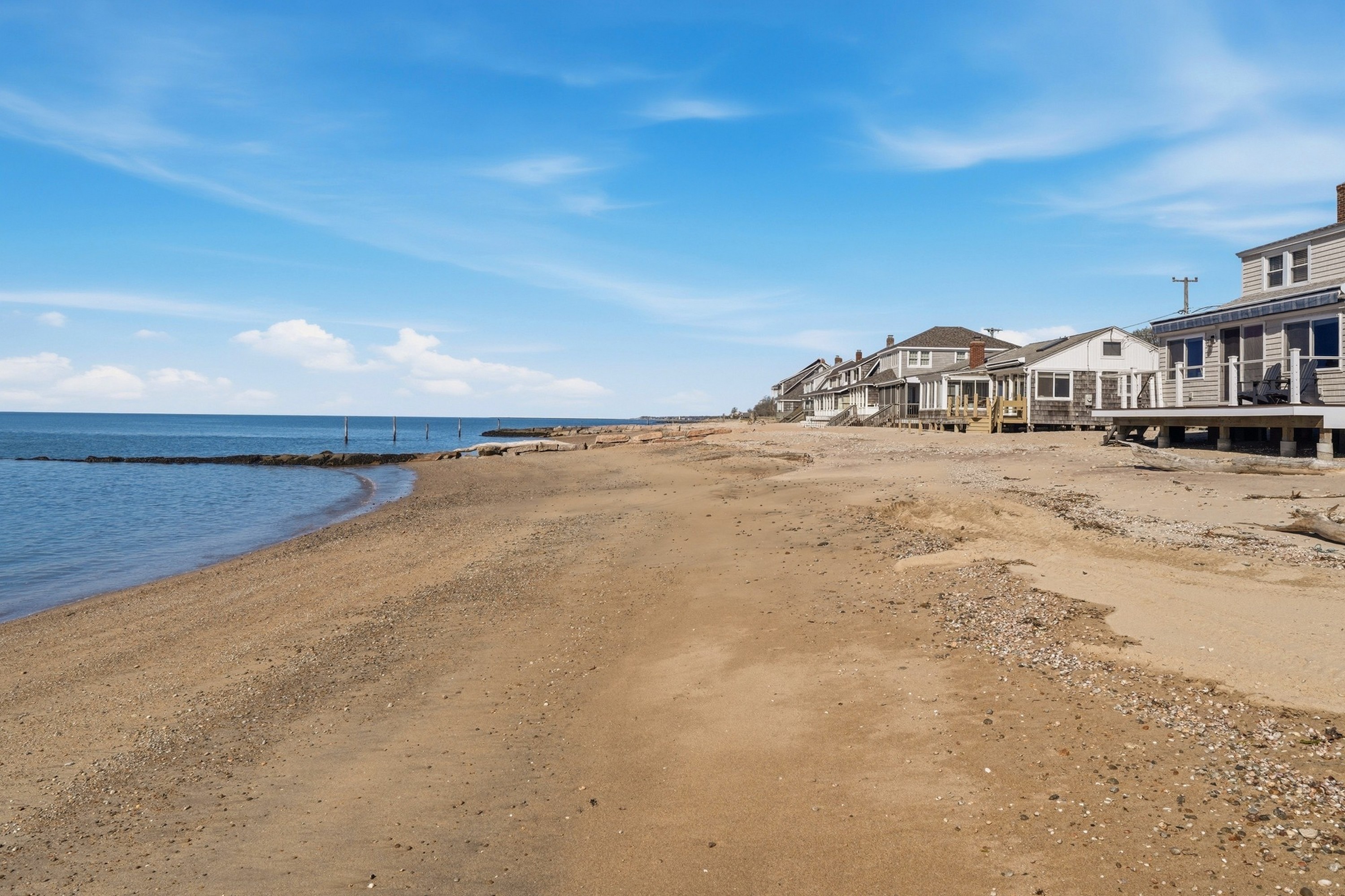  Charming Direct Waterfront Beach Cottage at Hawk