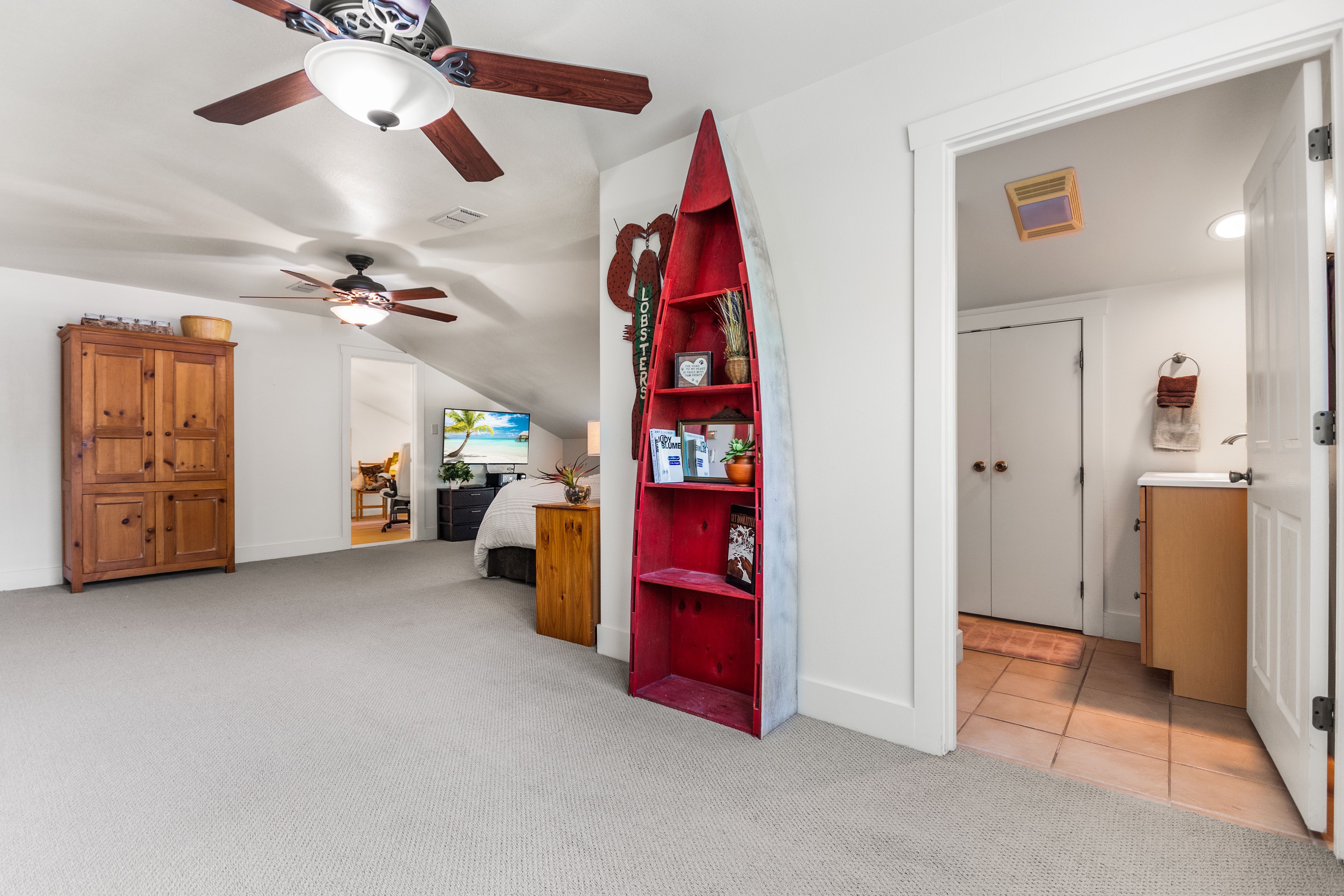  Privacy, Hill Country Charm and Income Potential - 物件實景