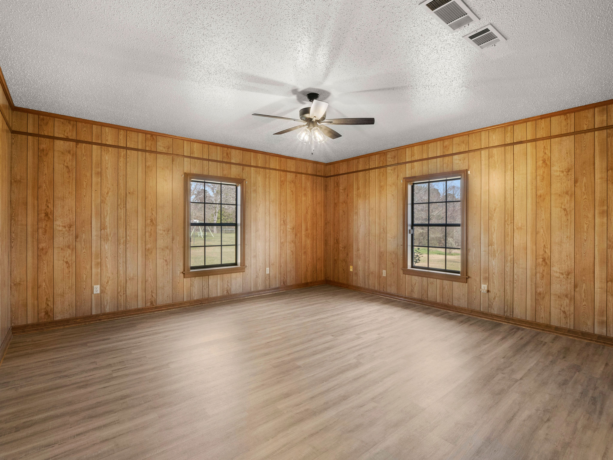 Zwolle, Louisiana, 71486, United States, 5 Bedrooms Bedrooms, ,3 BathroomsBathrooms,Residential,For Sale,1981648