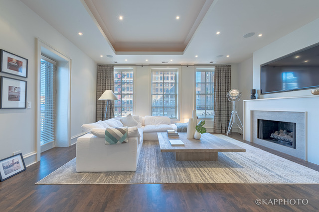 319 West Erie Street, 2W, Chicago, Illinois, 60654, United States, 2 Bedrooms Bedrooms, ,3 BathroomsBathrooms,Residential,For Sale,319 West Erie Street , 2W,1010581