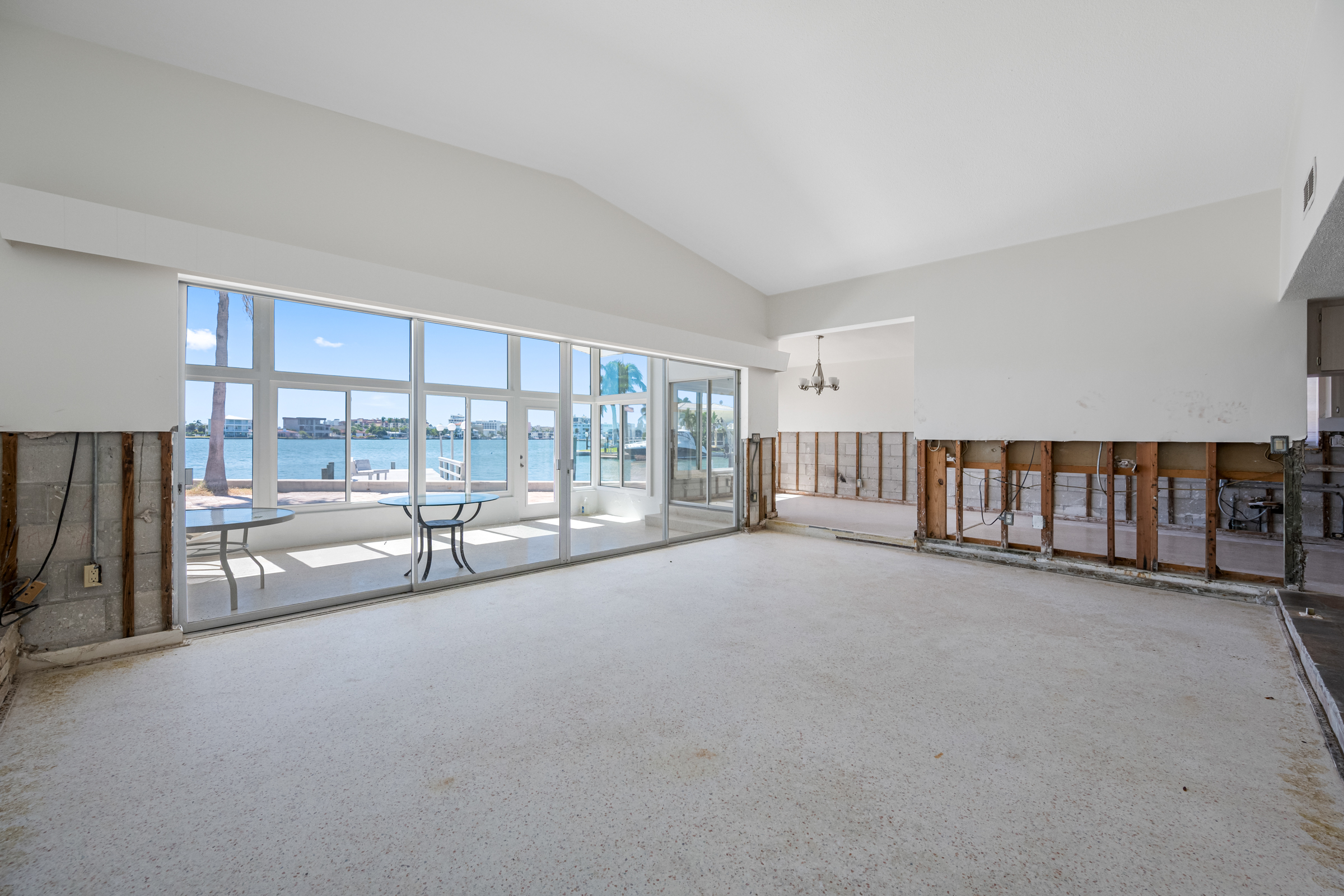 St Pete Beach, Florida, 33706, United States, 3 Bedrooms Bedrooms, ,3 BathroomsBathrooms,Residential,For Sale,1985733