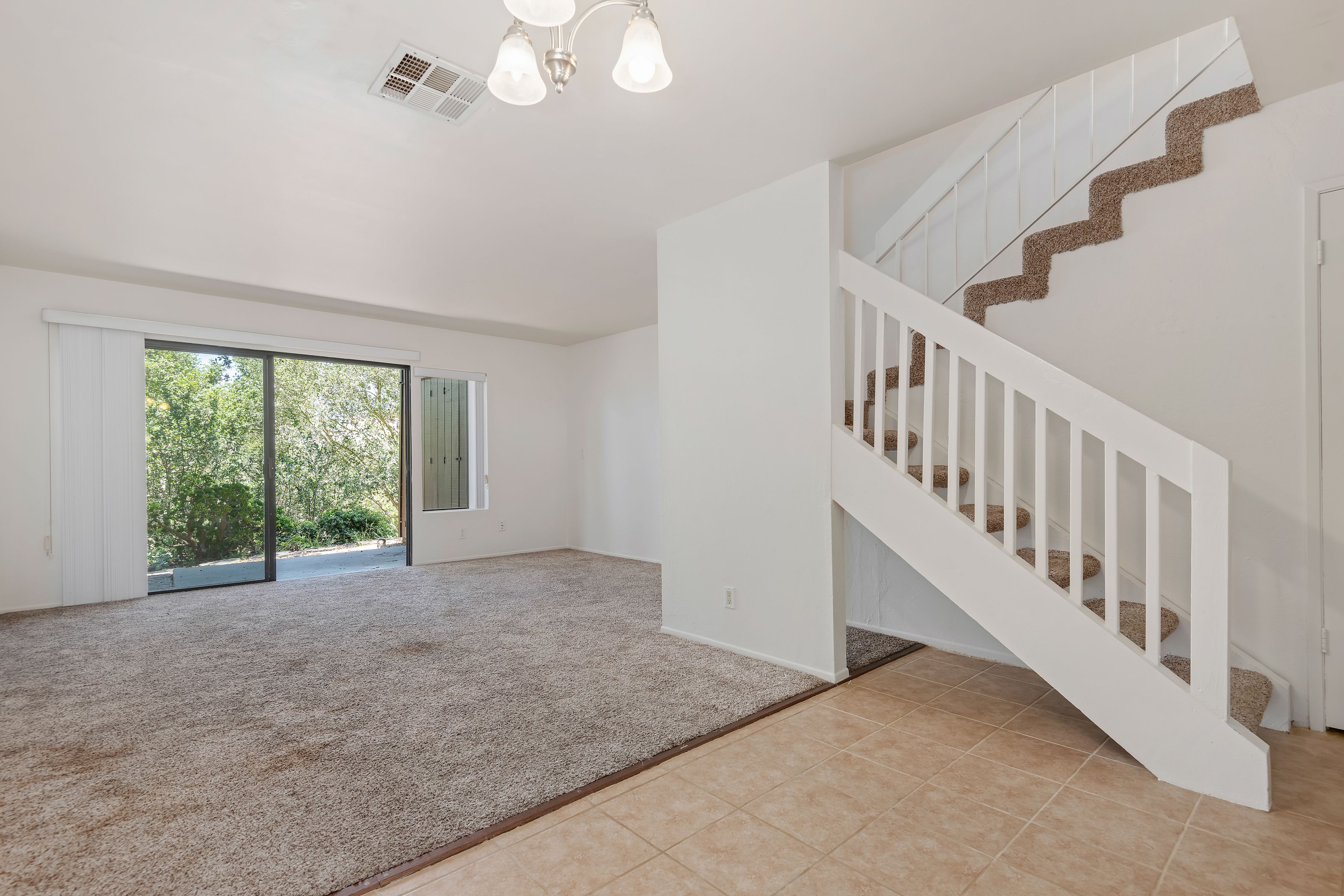  Desirable Highlands Condo - 物件實景