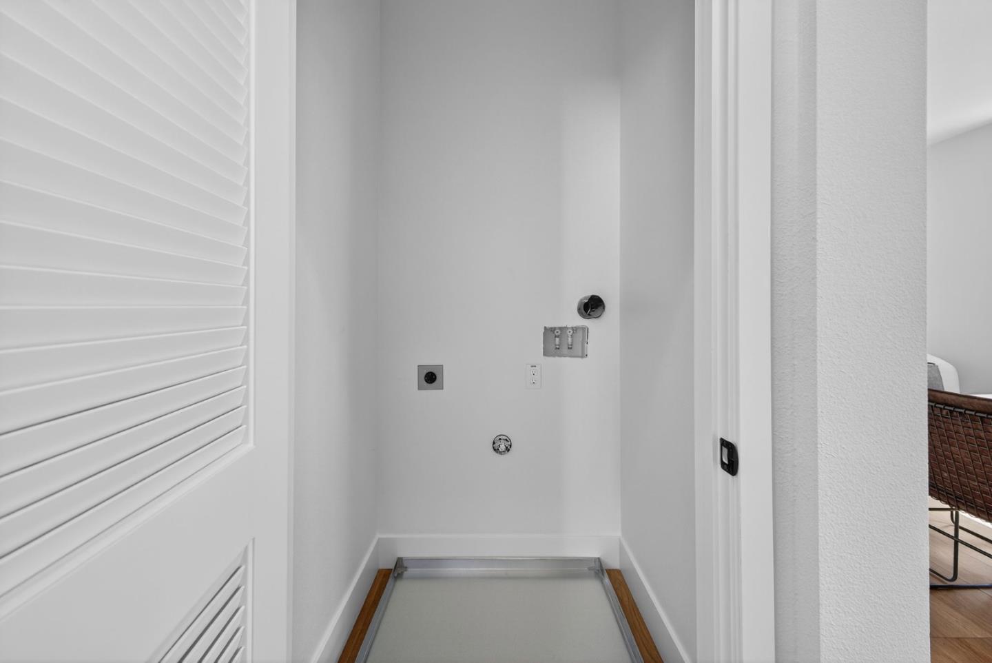 Redwood City, California, 94061, United States, 4 Bedrooms Bedrooms, ,3 BathroomsBathrooms,Residential,For Sale,1988183