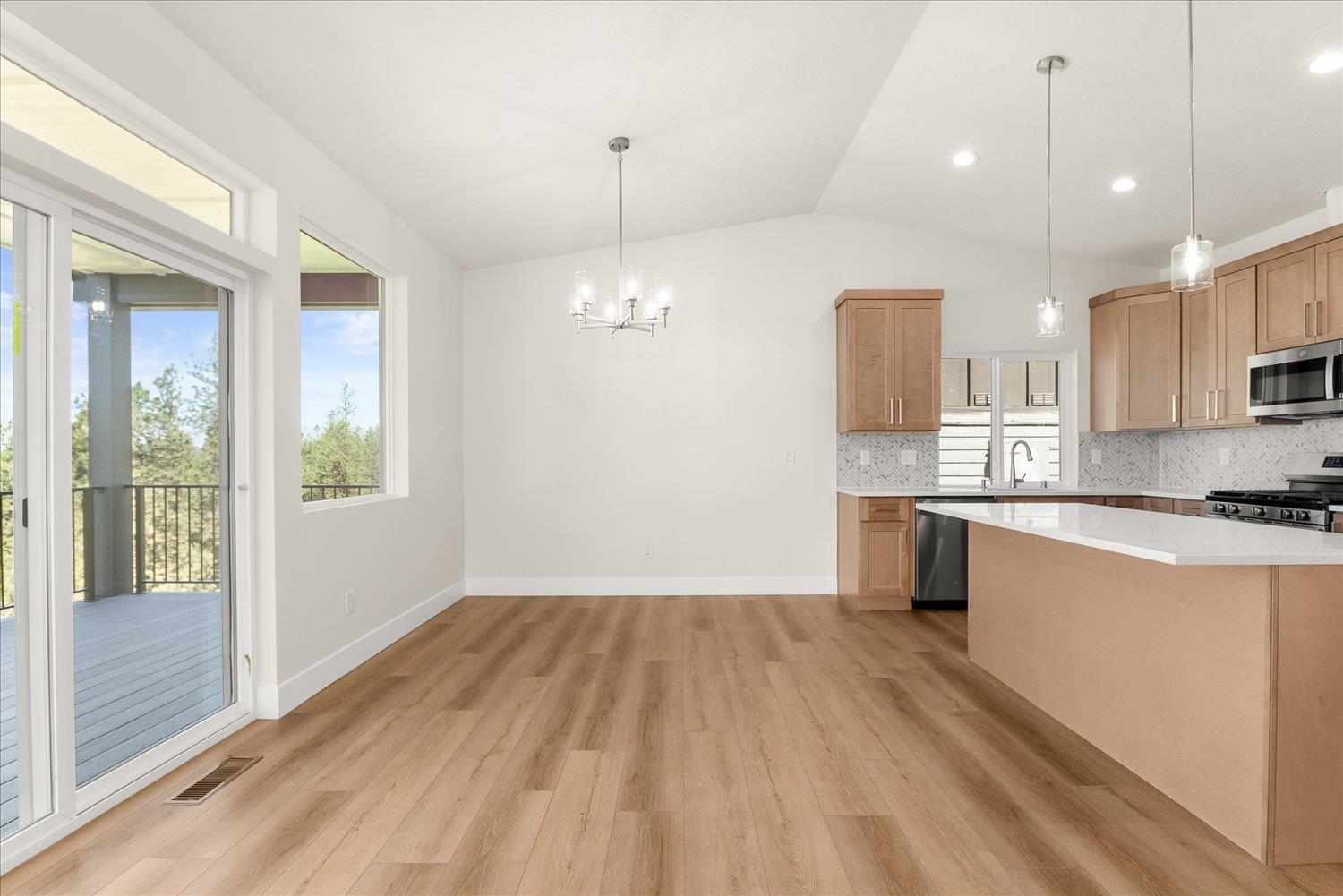 Spokane, Washington, 99208, United States, 4 Bedrooms Bedrooms, ,3 BathroomsBathrooms,Residential,For Sale,1826785