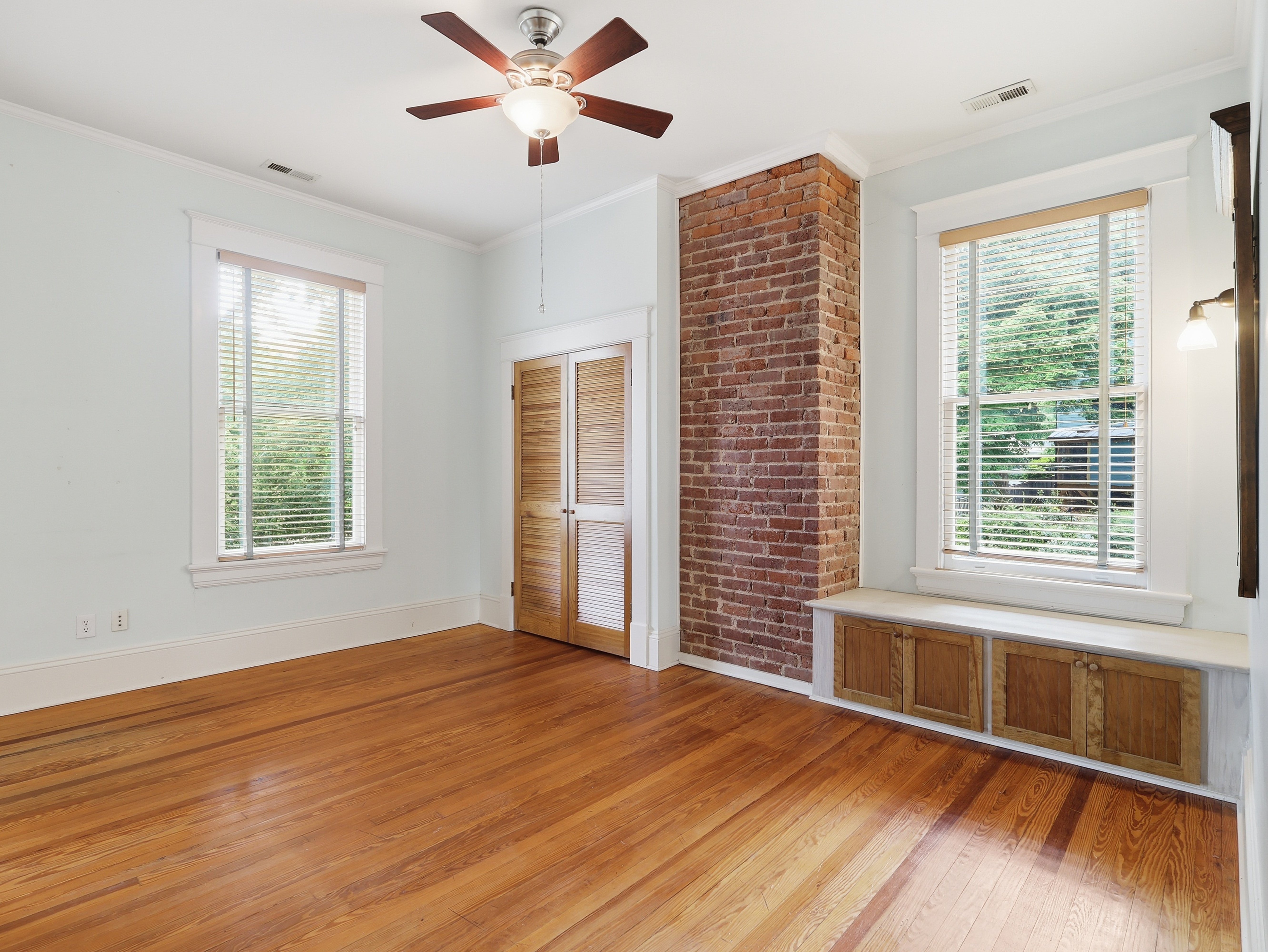  127 Forest Road, Raleigh, NC, 27605 - 物件實景