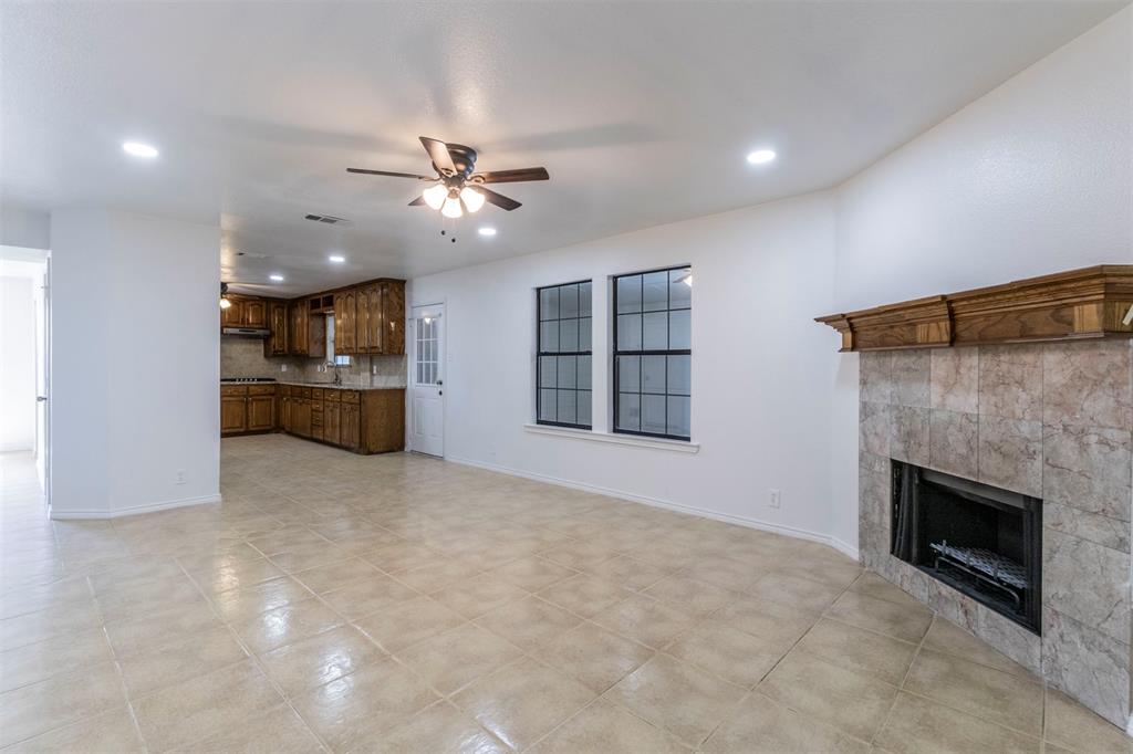 Fort Worth, Texas, 76179, United States, 4 Bedrooms Bedrooms, ,4 BathroomsBathrooms,Residential,For Sale,1915544