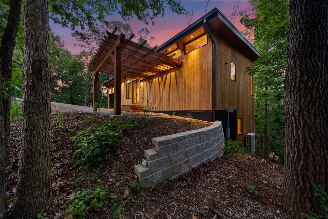 Bella Vista, Arkansas, 72715, United States, 3 Bedrooms Bedrooms, ,4 BathroomsBathrooms,Residential,For Sale,1892067