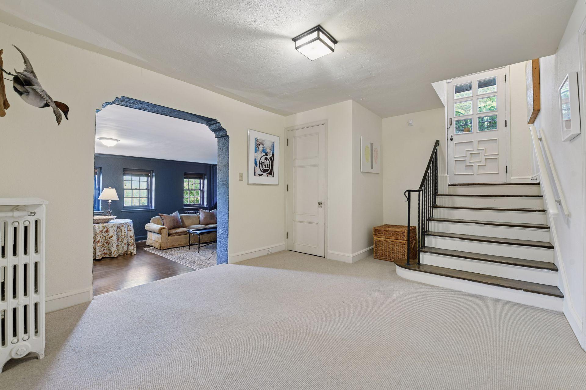 Minneapolis, Minnesota, 55405, United States, 5 Bedrooms Bedrooms, ,4 BathroomsBathrooms,Residential,For Sale,1989086