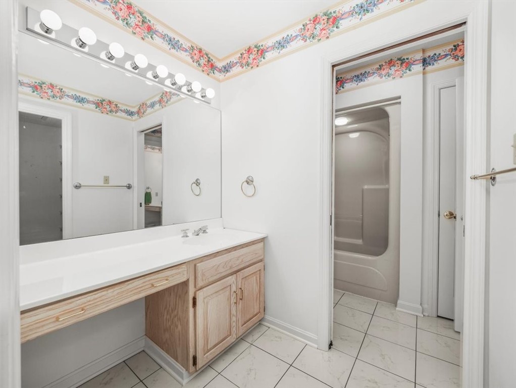 Marshall, Pennsylvania, 15090, United States, 4 Bedrooms Bedrooms, ,5 BathroomsBathrooms,Residential,For Sale,1989478