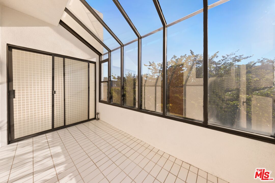 Los Angeles, California, 90035, United States, 3 Bedrooms Bedrooms, ,4 BathroomsBathrooms,Residential,For Sale,1989035