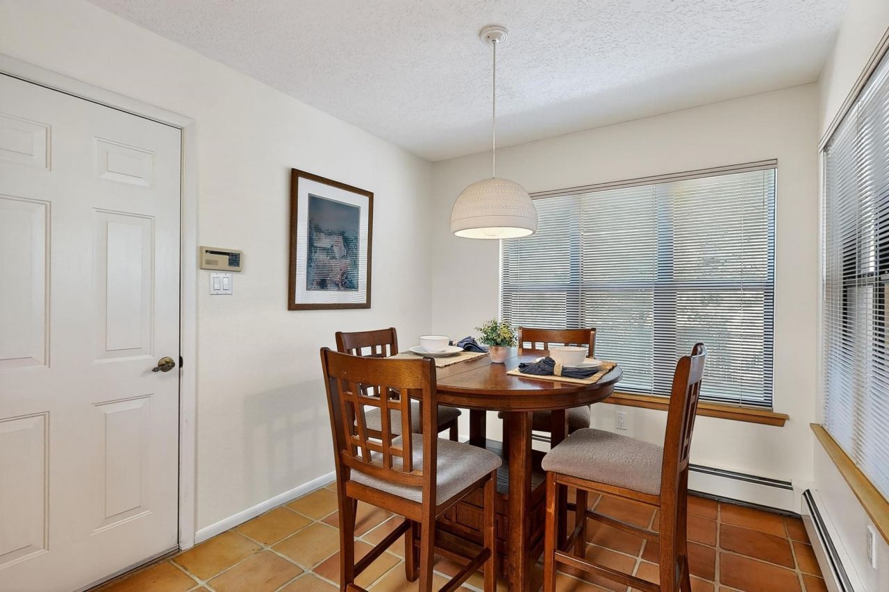 Santa Fe, New Mexico, 87507, United States, 3 Bedrooms Bedrooms, ,2 BathroomsBathrooms,Residential,For Sale,1955311