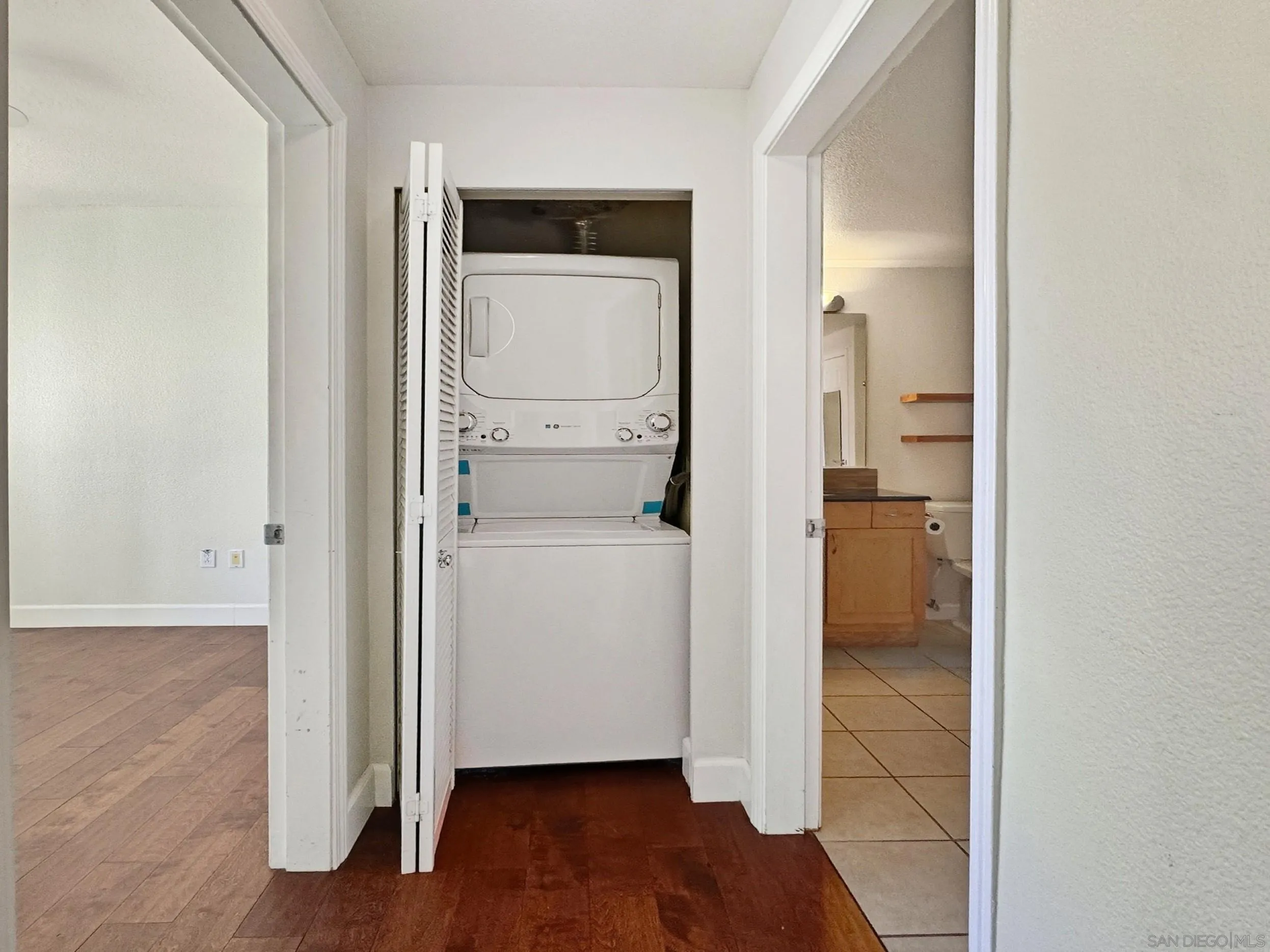 San Diego, California, 92101, United States, 1 Bedroom Bedrooms, ,1 BathroomBathrooms,Residential,For Sale,1999122