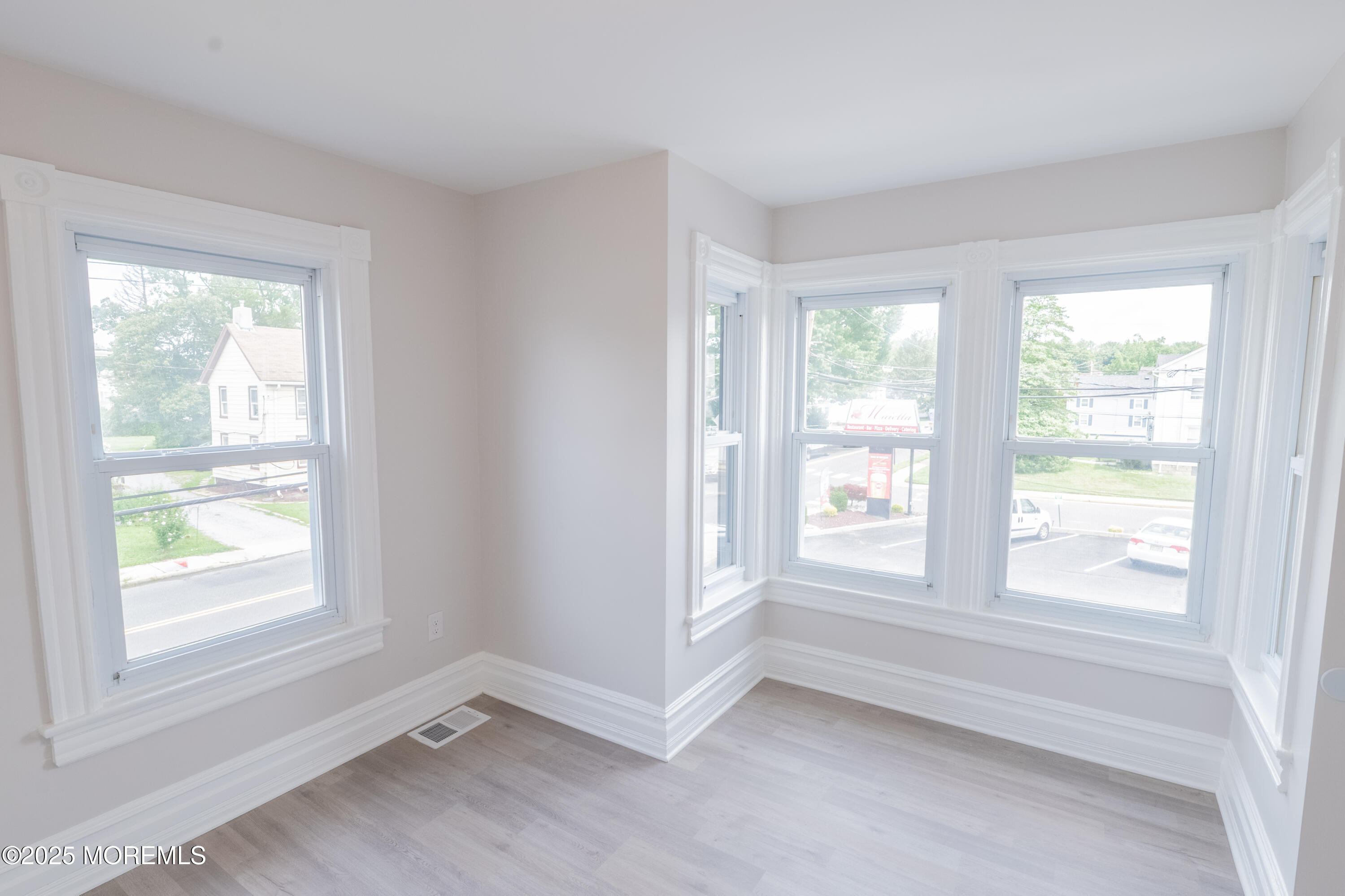 Englishtown, New Jersey, 07726, United States, 6 Bedrooms Bedrooms, ,4 BathroomsBathrooms,Residential,For Sale,1908199